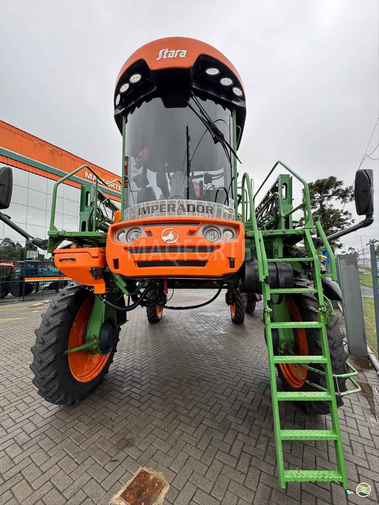 PULVERIZADOR STARA IMPERADOR 3100 Tração 4x4 Maqforte - Stara - Matriz PATO BRANCO PARANÁ PR
